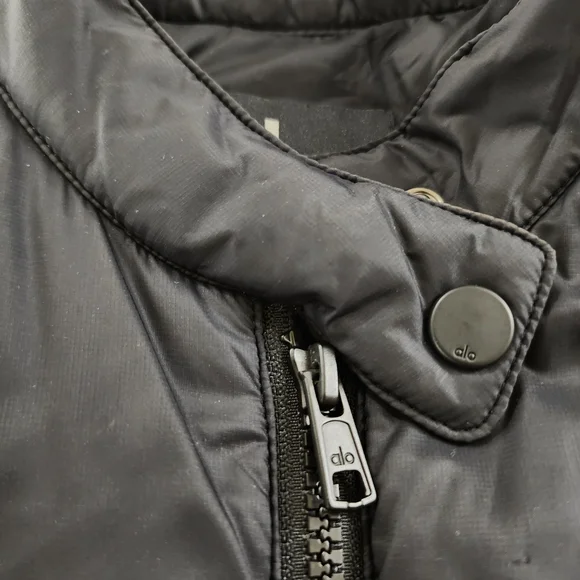 ALO Yoga snowrider puffer jacket - Picture 14 of 15